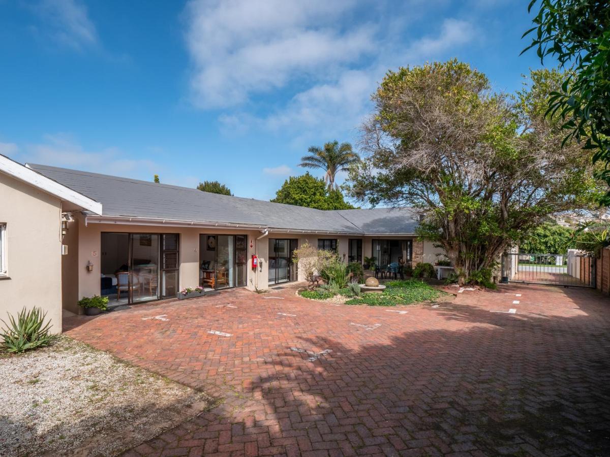 Nothando Backpackers Lodge Plettenberg Bay Bagian luar foto