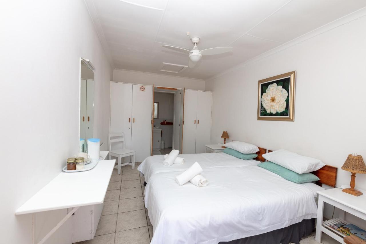 Nothando Backpackers Lodge Plettenberg Bay Bagian luar foto