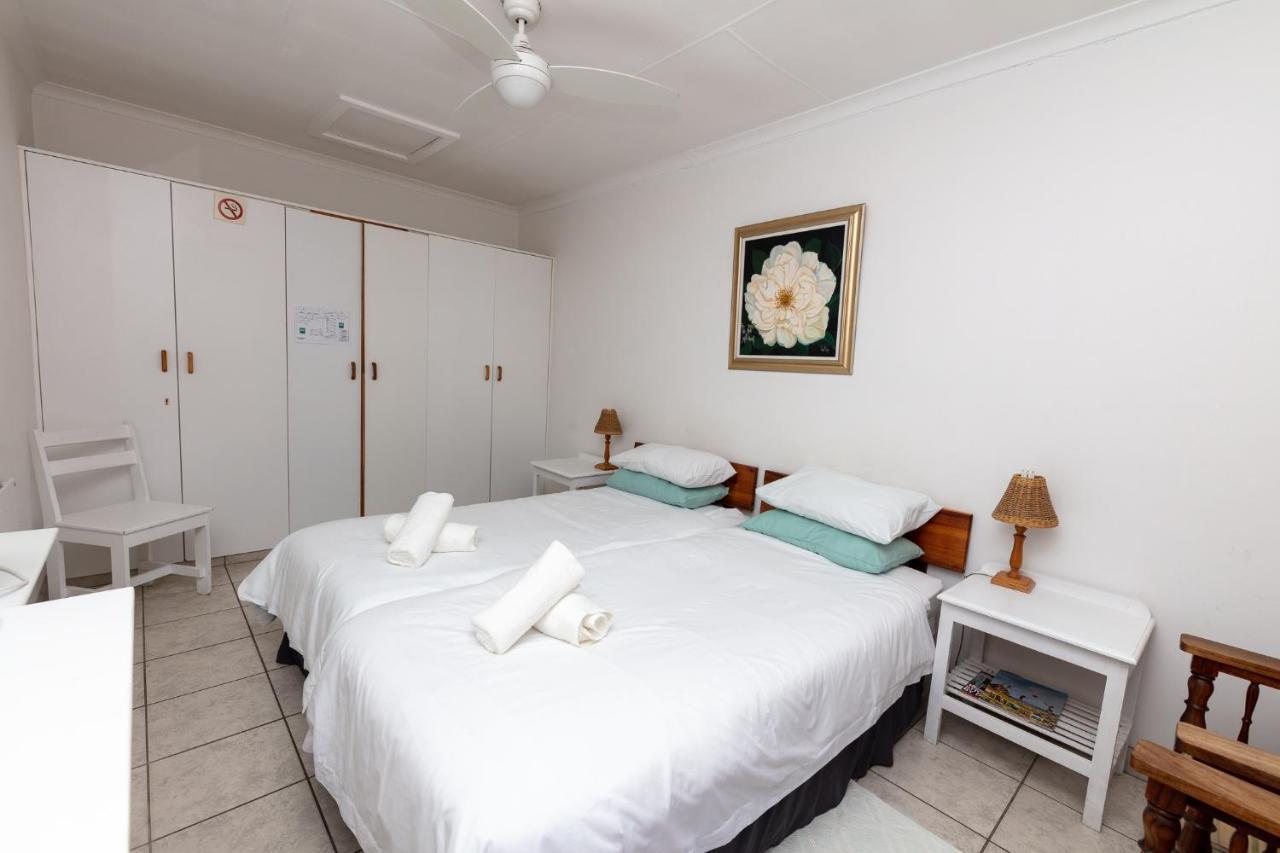Nothando Backpackers Lodge Plettenberg Bay Bagian luar foto