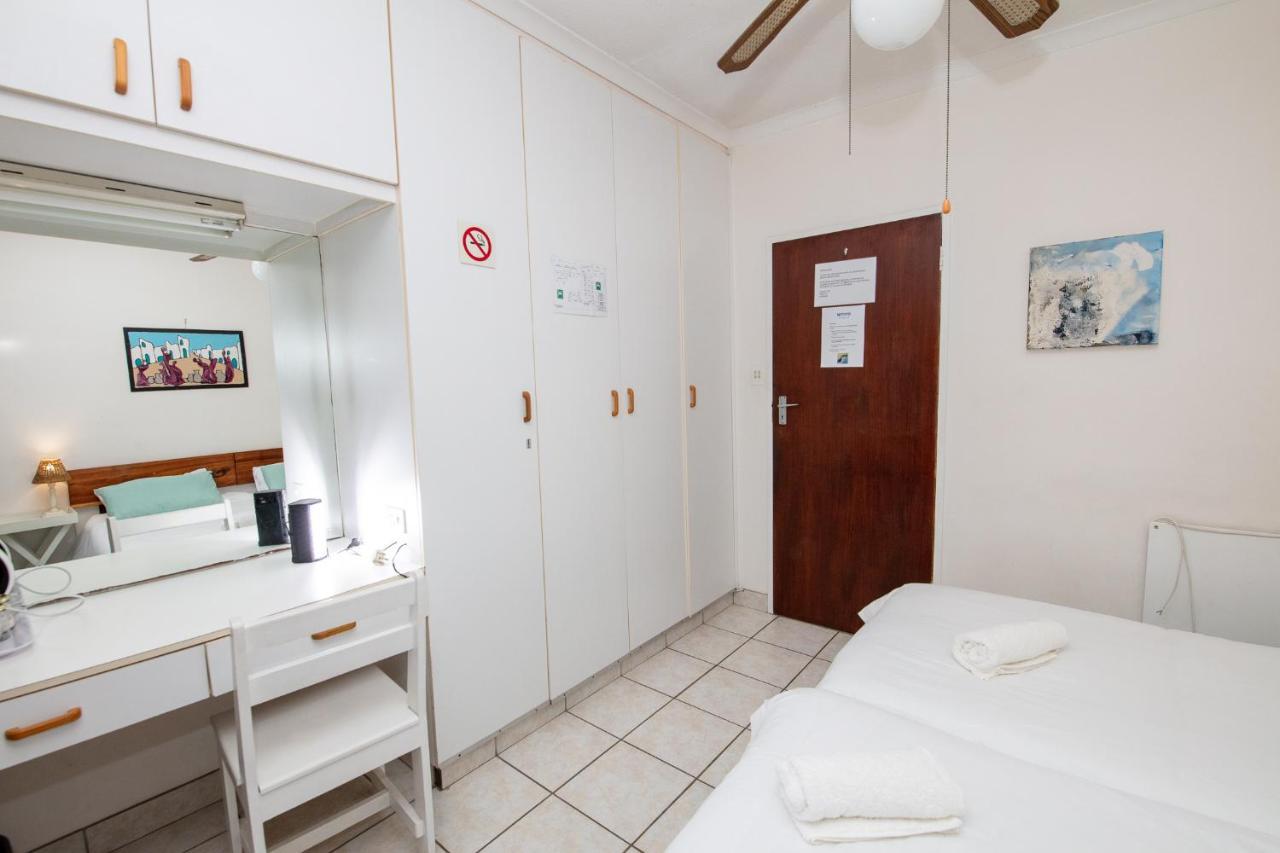 Nothando Backpackers Lodge Plettenberg Bay Bagian luar foto