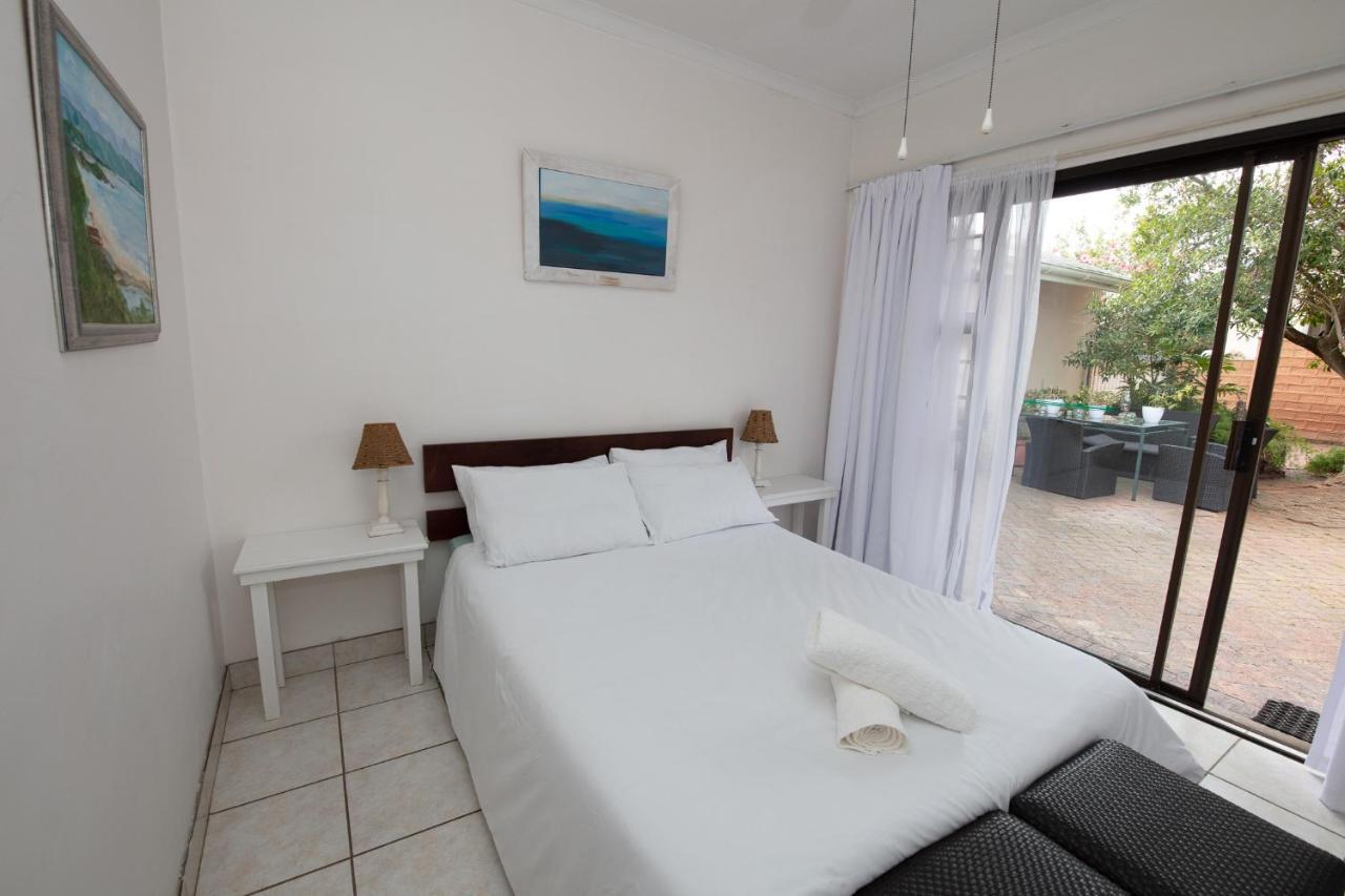 Nothando Backpackers Lodge Plettenberg Bay Bagian luar foto