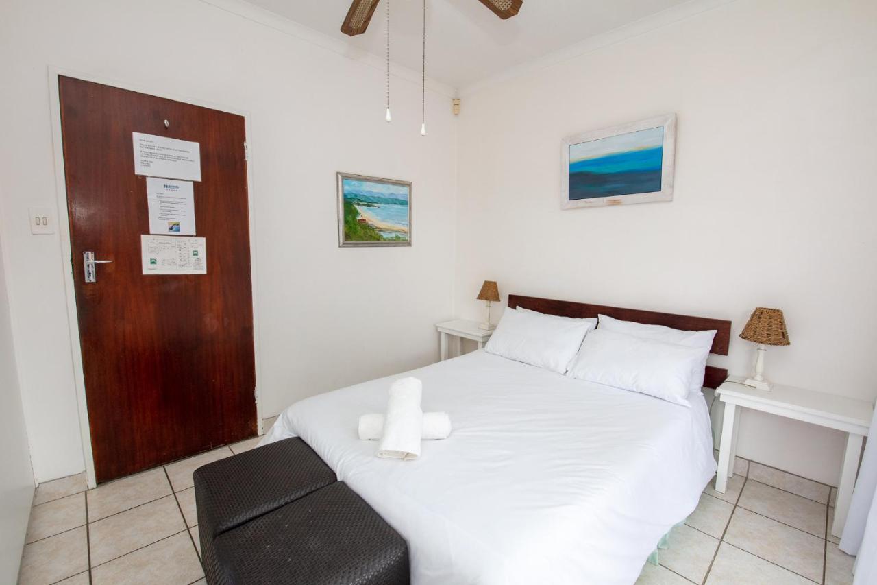 Nothando Backpackers Lodge Plettenberg Bay Bagian luar foto