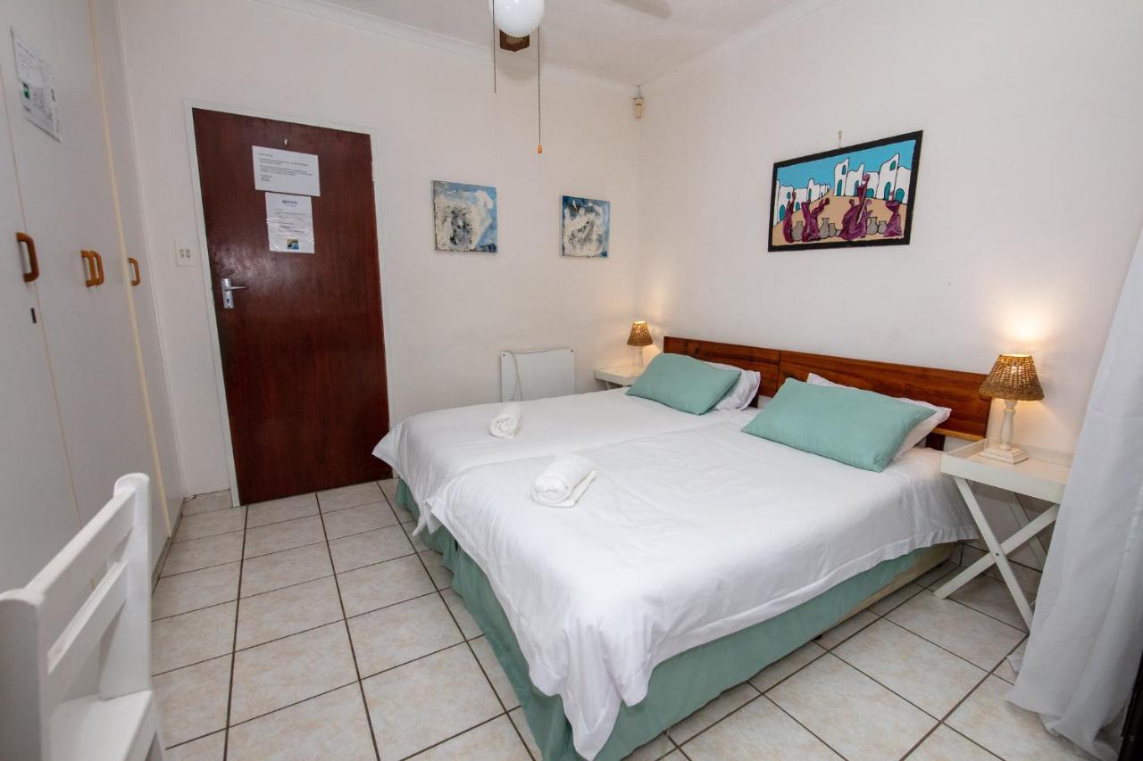 Nothando Backpackers Lodge Plettenberg Bay Bagian luar foto